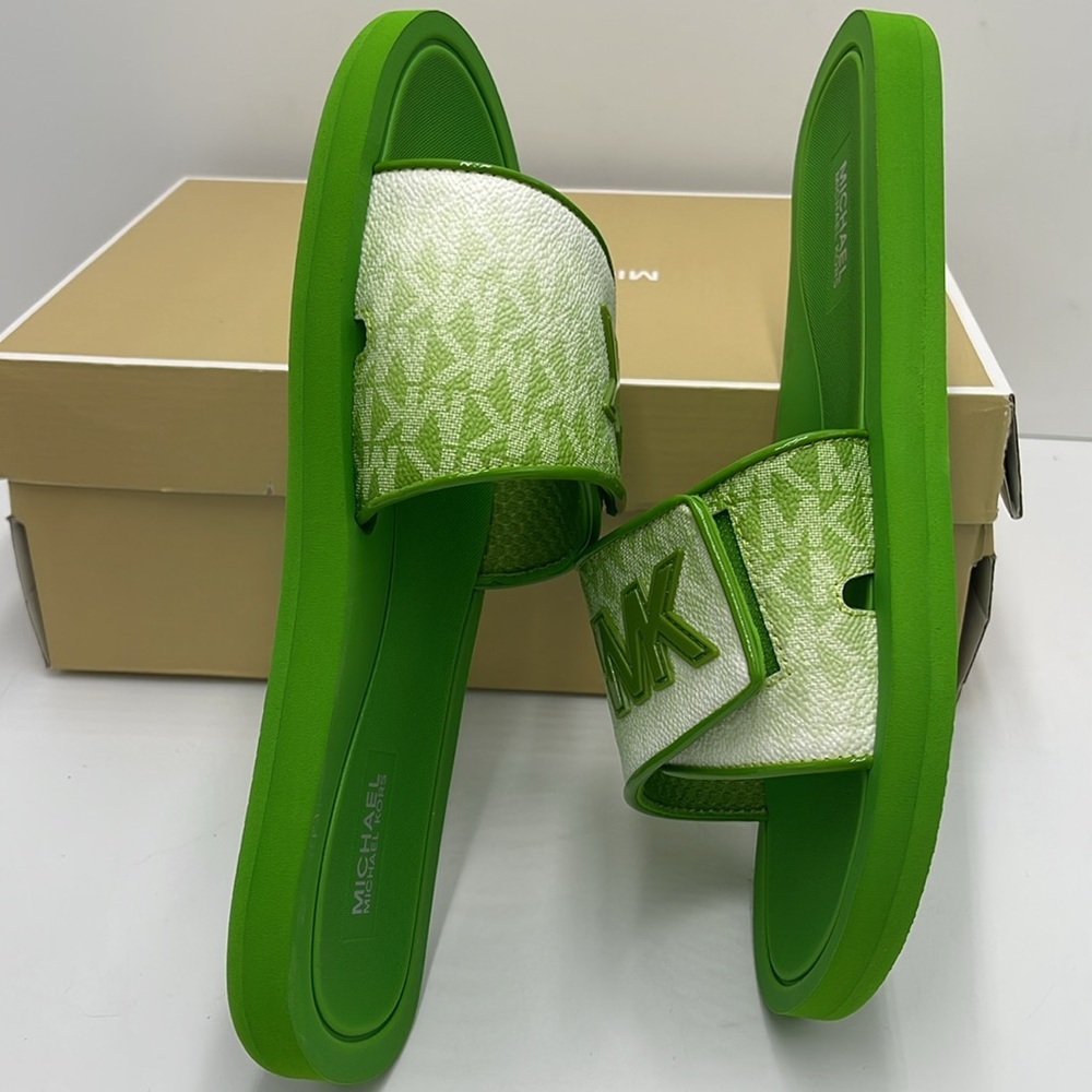 Michael Kors Green Slide Logo Sandals Palmer Ombré Signature
Jungle Green
NWT - Picture 12 of 16